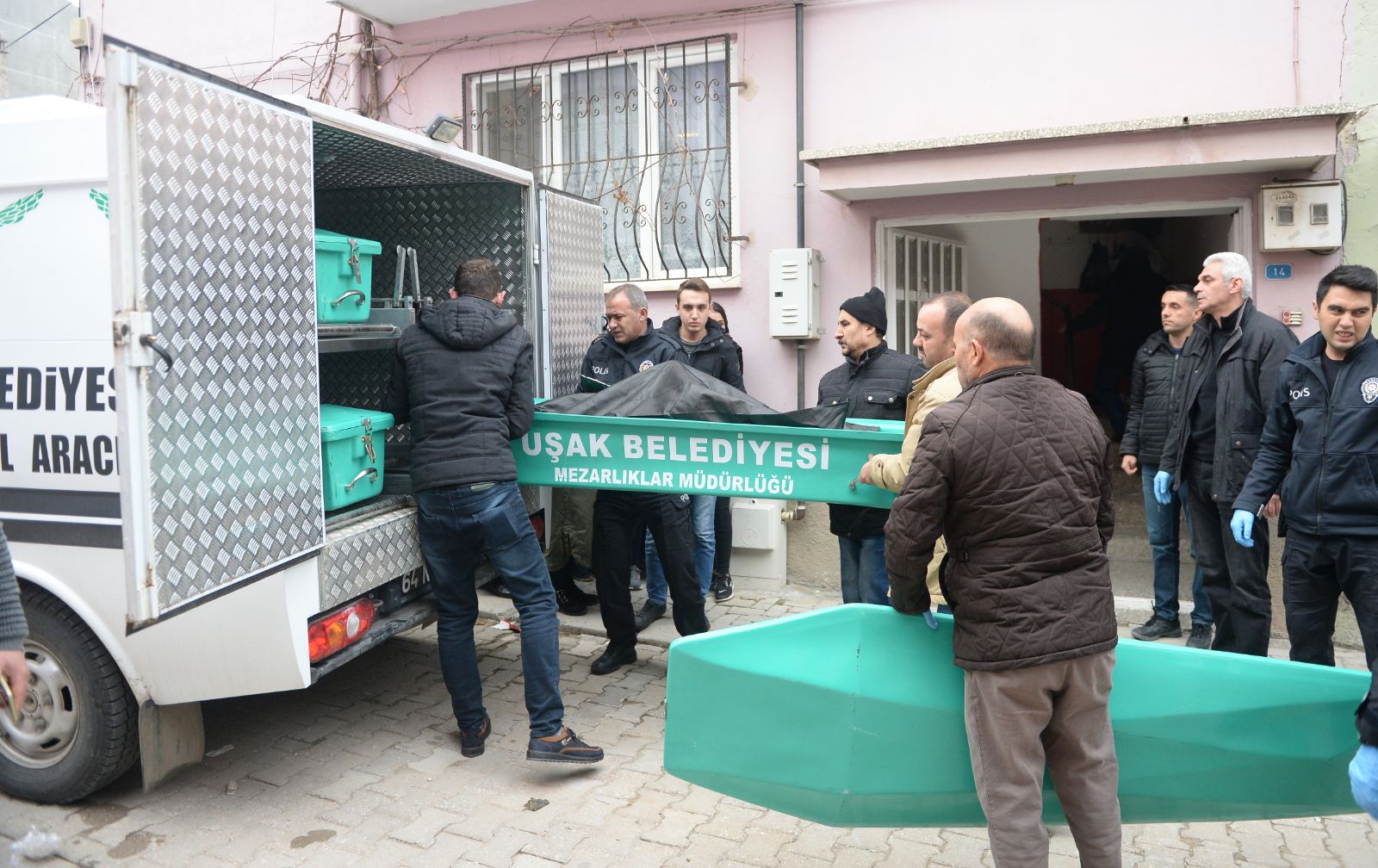 Uşak Haberleri: Uşakta aynı odada uyuyan 3 kardeş, ölü bulundu Uşak Haberleri: Uşakta aynı odada uyuyan 3 kardeş, ölü bulundu